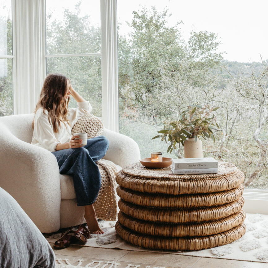 How Decorate Round Living Room