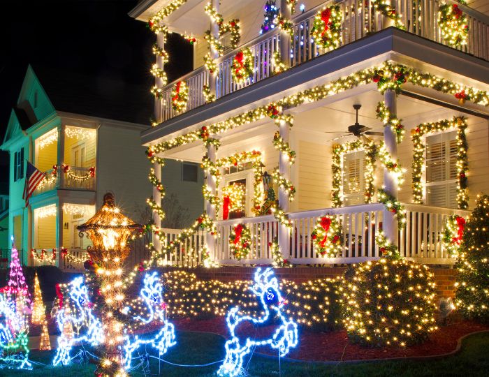 How Professional Holiday Lights Decorators Work Their Magic