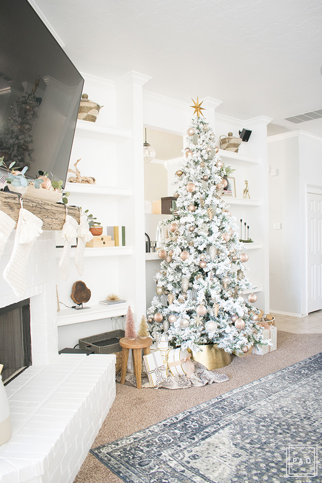 How Should I Decorate My White Lights Christmas Tree