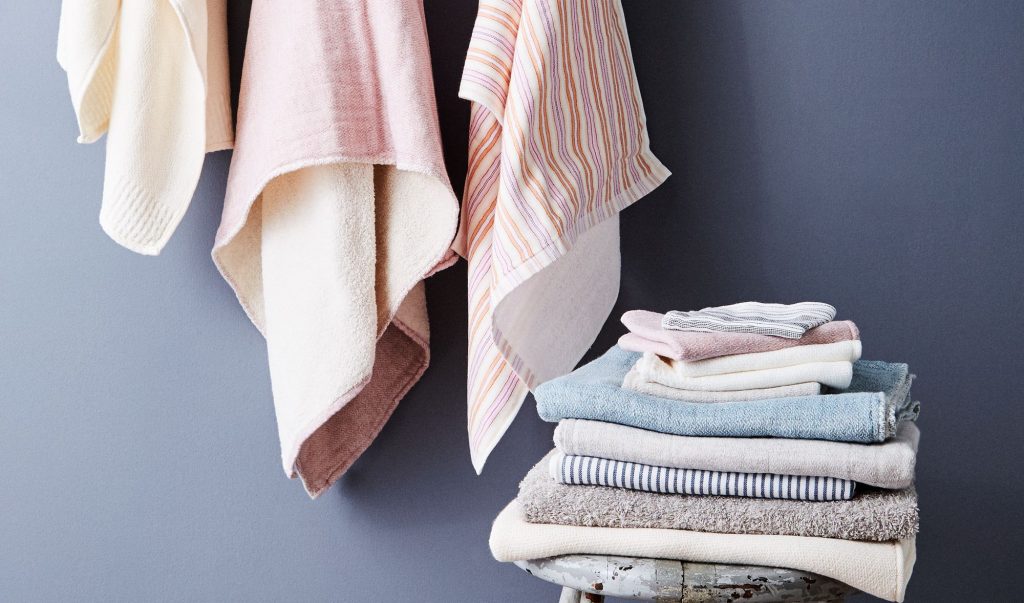 How to Arrange Decorative Bathroom Towels