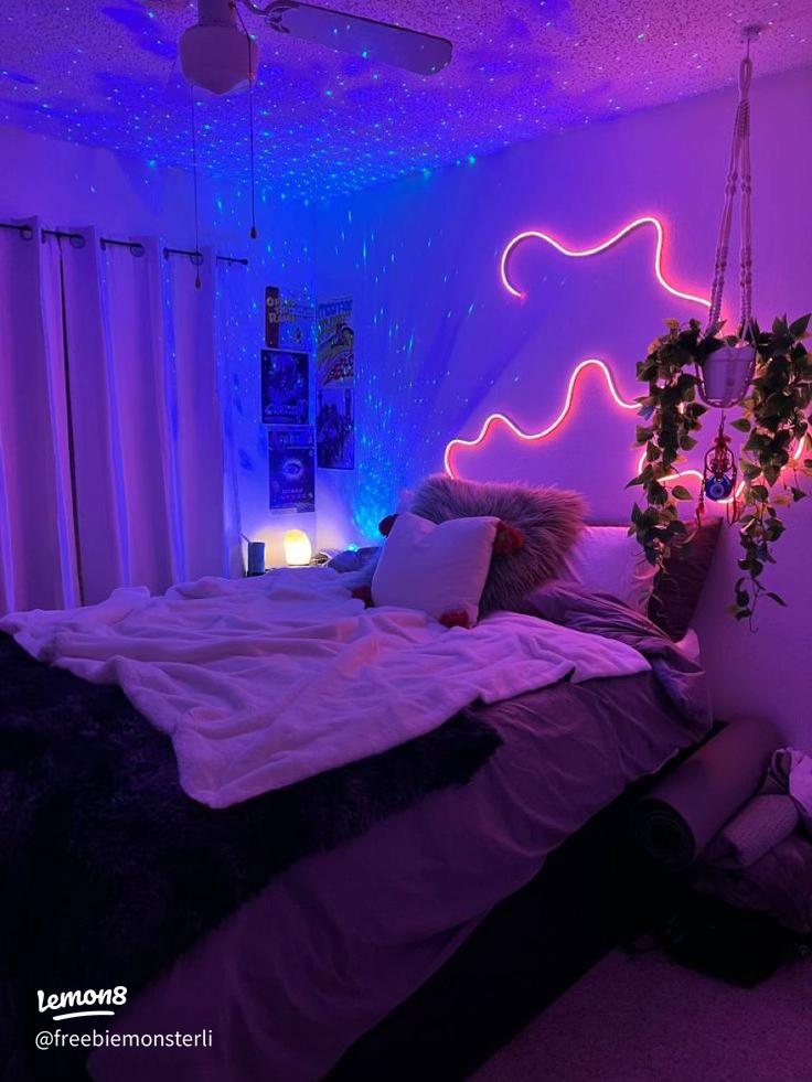 How to Decorate a Bedroom With Led Lights