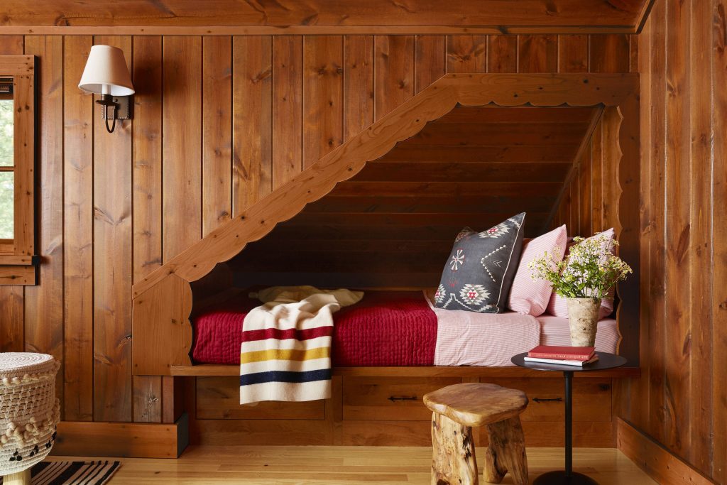 How to Decorate a Bedroom With Wood Paneling