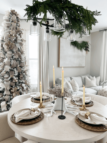 How to Decorate a Dining Room for Christmas