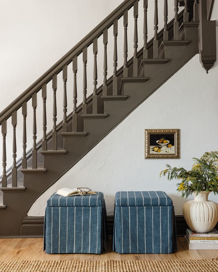 How to Decorate a Foyer Wall