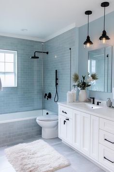 How to Decorate a Grey And Aqua Bathroom