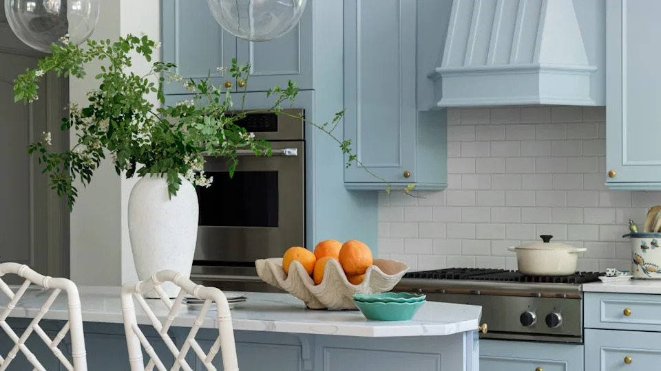 How to Decorate a Light Blue Kitchen