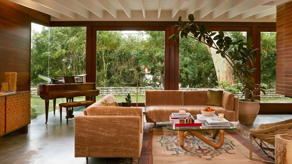 How to Decorate a Living Room Mid Century Modern