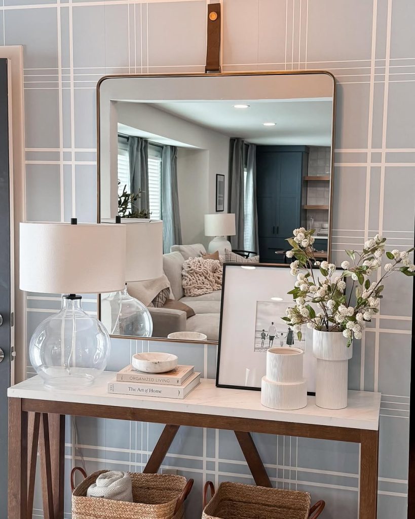 How to Decorate a Living Room With Decorative Mirrors
