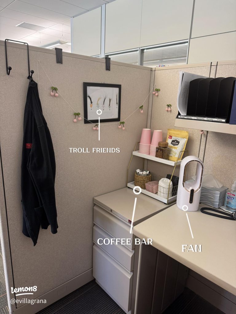 How to Decorate a Small Office Cubicle