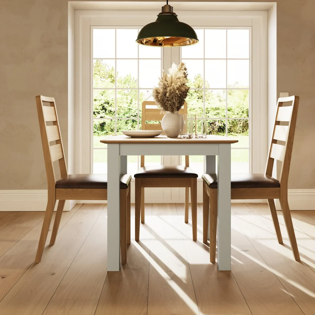 How to Decorate a Square Dining Table