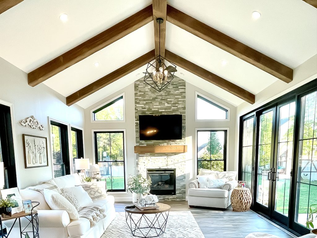 How to Decorate a Vaulted Ceiling Living Room
