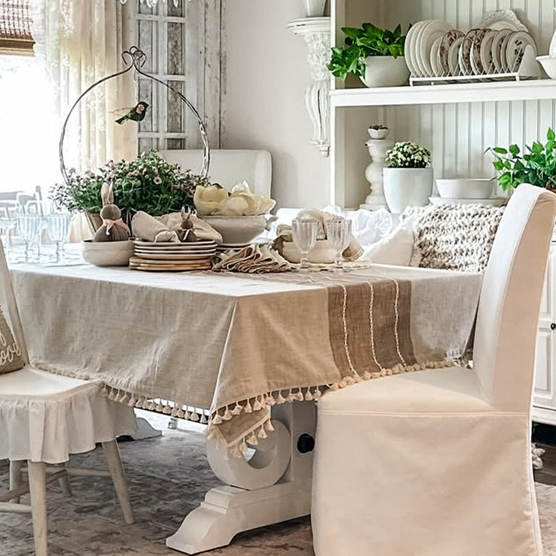 How to Decorate Dining Table With Tablecloth