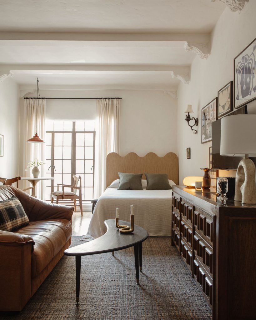 How to Decorate Living Room And Studio