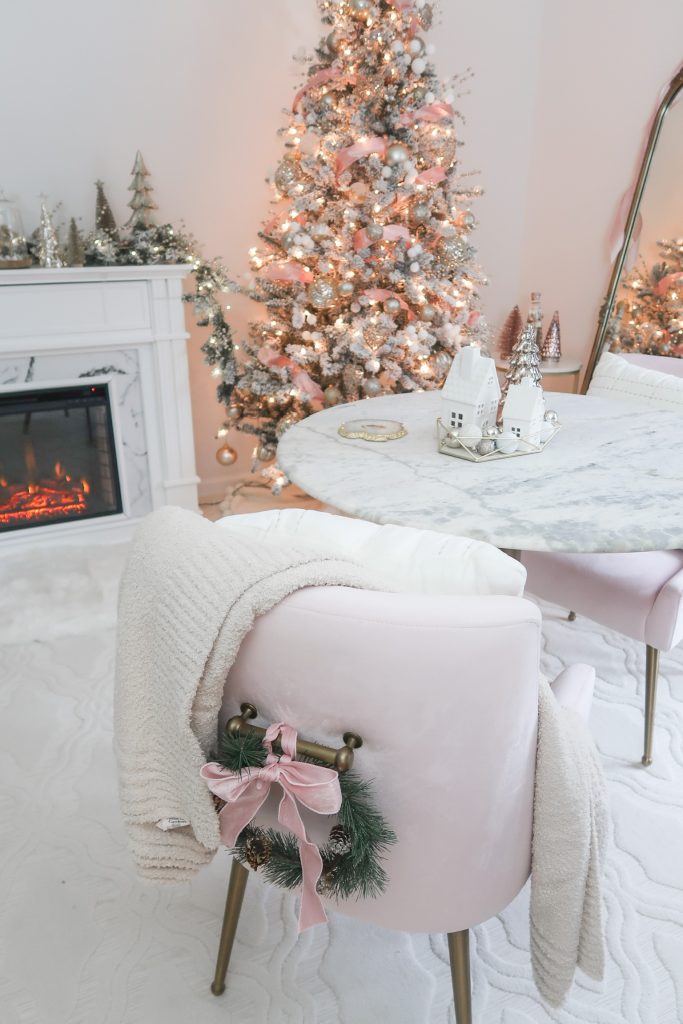 How to Decorate Living Room for Christmas Without Fireplace