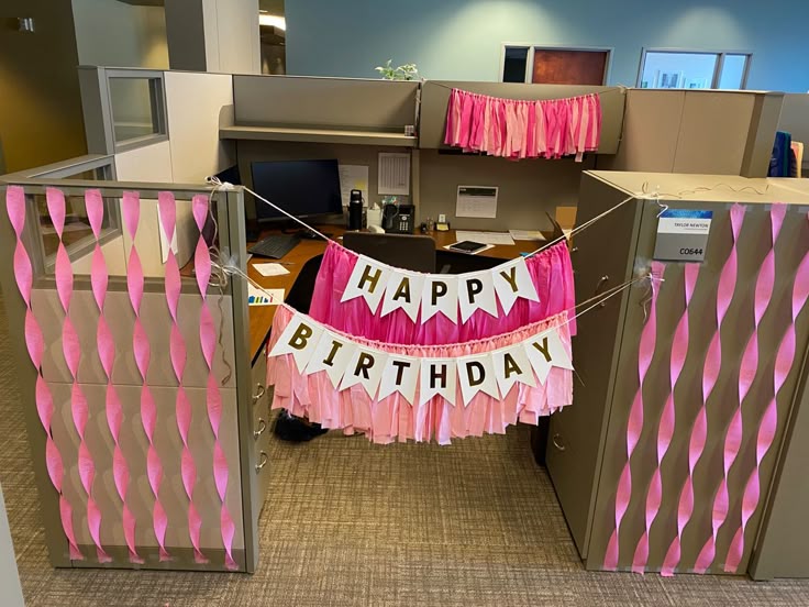 How to Decorate Office Cubicle for Birthday