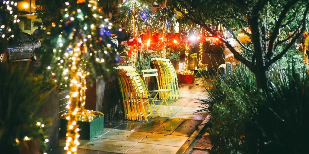 How to Decorate Outdoor Light