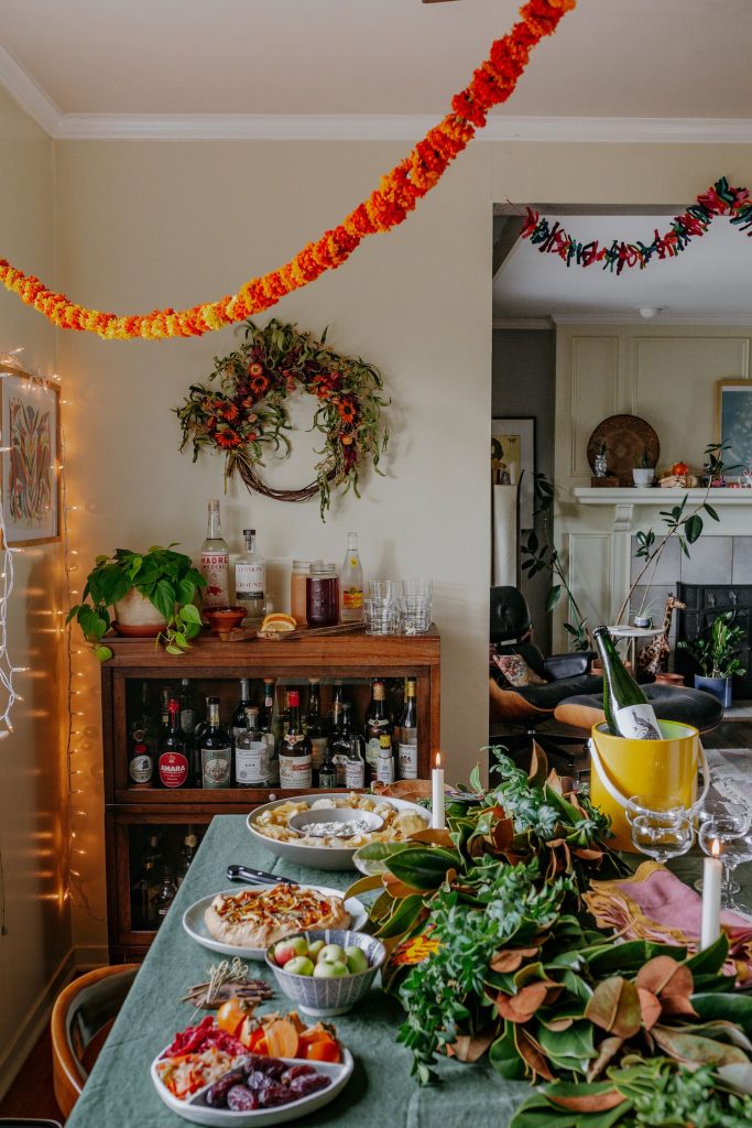 How to Decorate Small Dining Area for Dinner