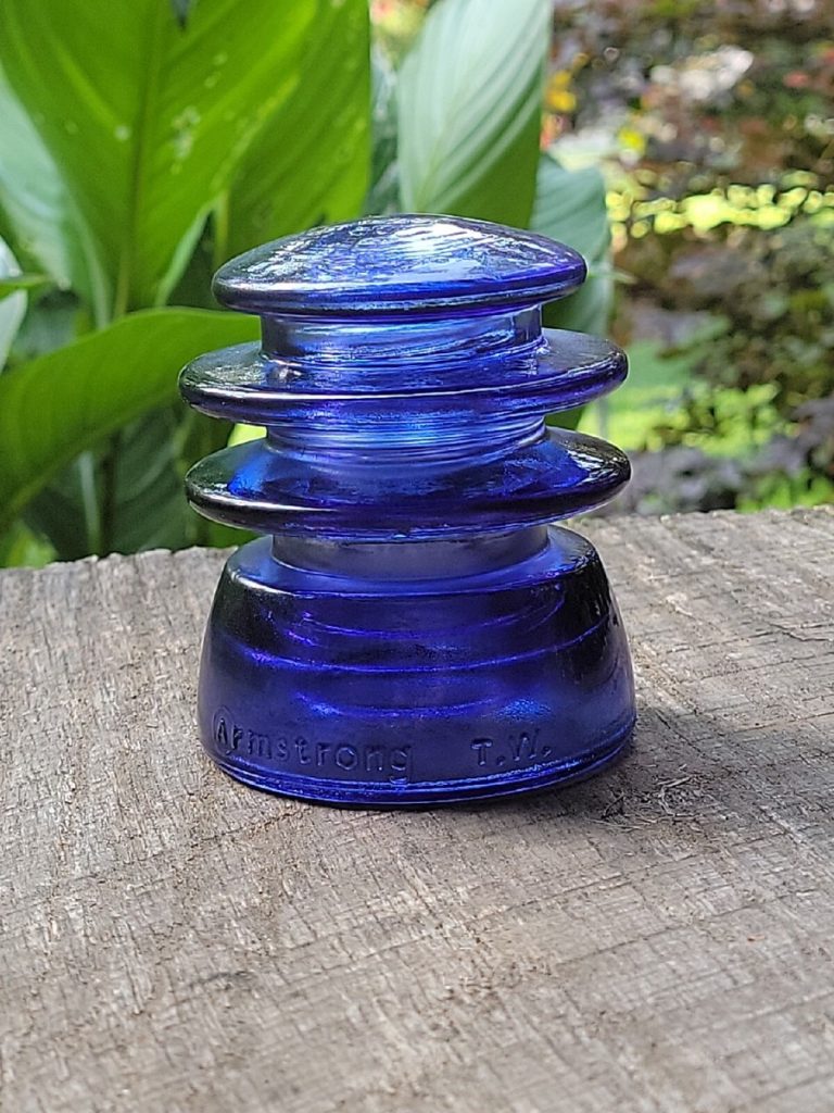 How to Decorate Using Blue Insulator Lights