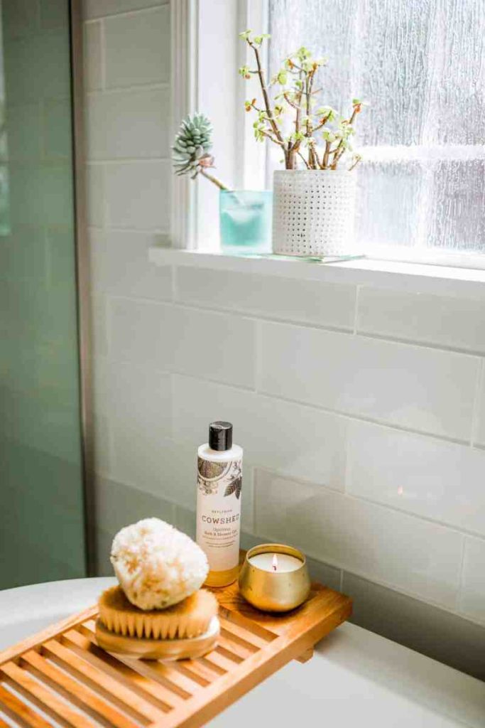 How to Decorate Your Bathroom to Feel Like a Spa
