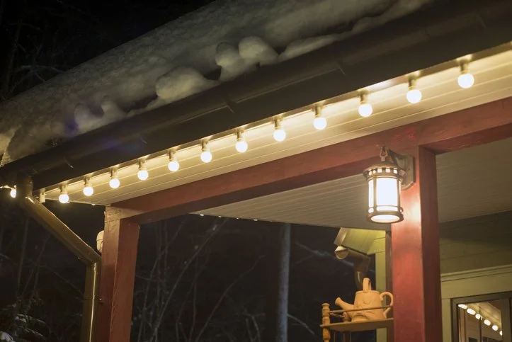 How to Hang Decorative Lights on Screenee Porch